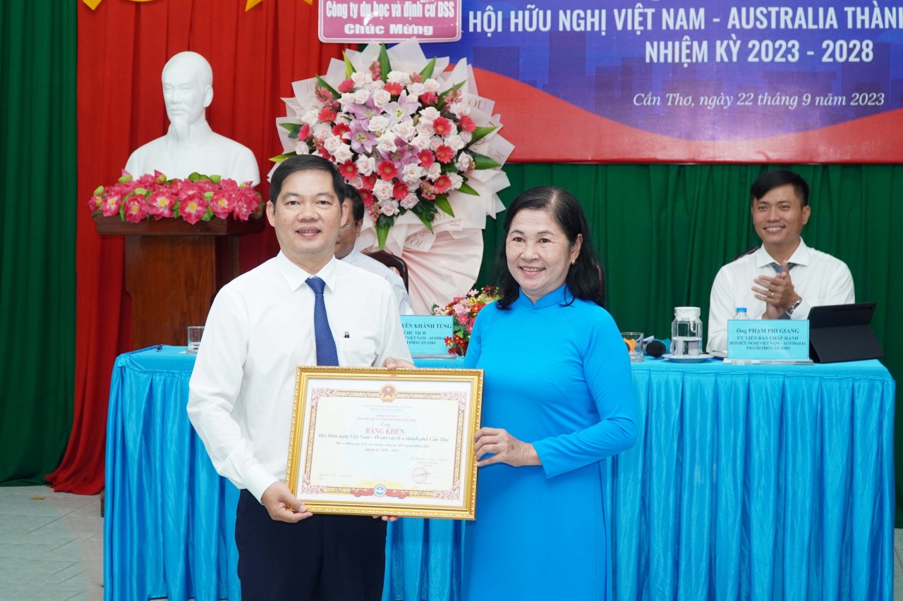 Ông Đào Phong Lâm đắc cử Chủ tịch Hội hữu nghị Việt Nam - Australia TP Cần Thơ Ông Đào Phong Lâm đắc cử Chủ tịch Hội hữu nghị Việt Nam - Australia TP Cần Thơ