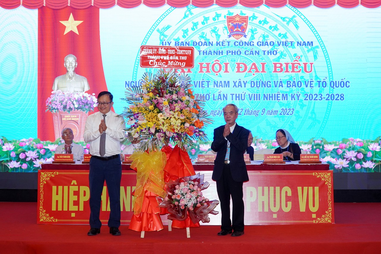 Đồng bào Công giáo Cần Thơ tích cực tham gia các hoạt động nhân đạo, từ thiện Đồng bào Công giáo Cần Thơ tích cực tham gia các hoạt động nhân đạo, từ thiện