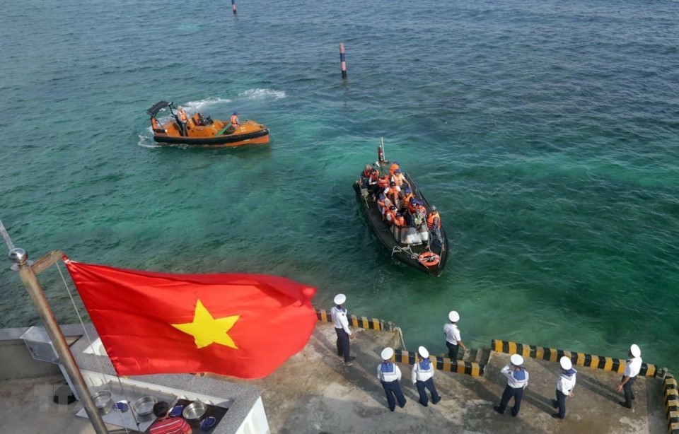 Illustrative photo: Vietnamese Navy boats arrive at Da Lat Island in Truong Sa Archipelago. Photo: VNA Illustrative photo: Vietnamese Navy boats arrive at Da Lat Island in Truong Sa Archipelago. Photo: VNA