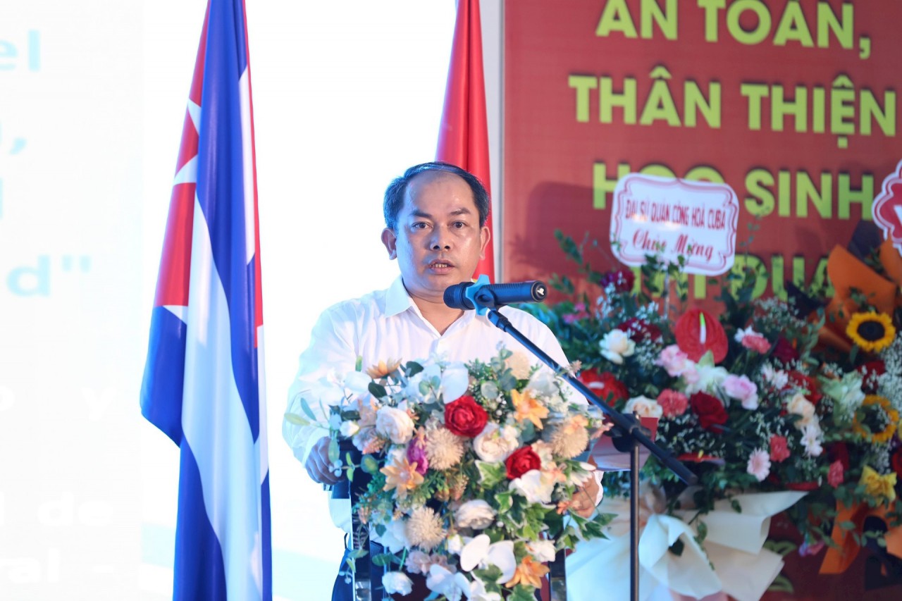 ông Nguyễn Văn Hay, Phó Bí thư Thường trực Đảng ủy cơ quan Ban Tuyên giáo Trung ương, Chủ tịch Hội hữu nghị Việt Nam - Cuba ông Nguyễn Văn Hay, Phó Bí thư Thường trực Đảng ủy cơ quan Ban Tuyên giáo Trung ương, Chủ tịch Hội hữu nghị Việt Nam - Cuba