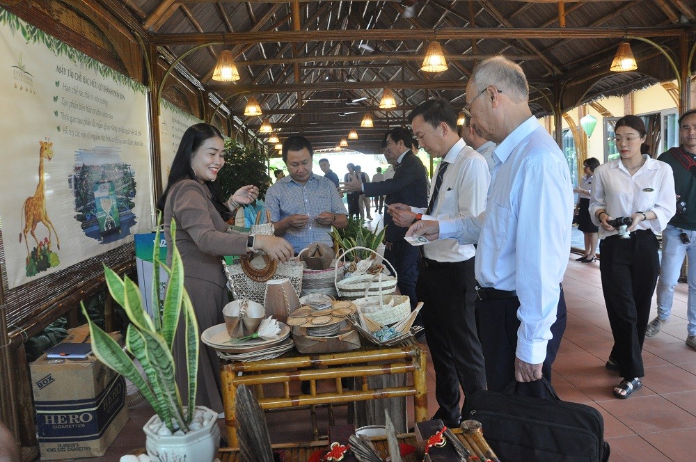 Các vật dụng thân thiện với môi trường ở Silk Sense Hoi An River Resort. (Ảnh: Báo Đầu tư) Các vật dụng thân thiện với môi trường ở Silk Sense Hoi An River Resort. (Ảnh: Báo Đầu tư)