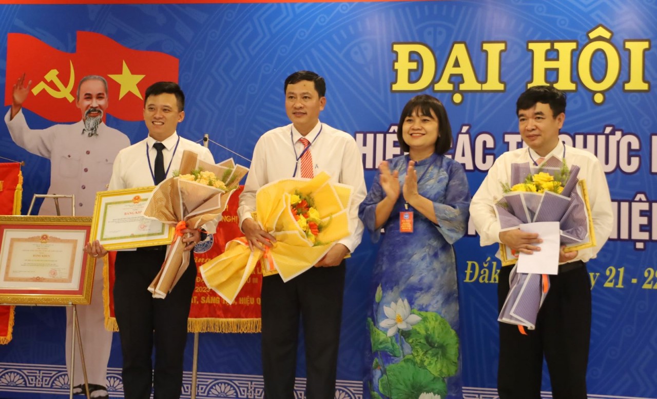 Liên hiệp các tổ chức hữu nghị tỉnh Đắk Lắk vận động hơn 22 tỷ đồng từ viện trợ phi Chính phủ nước ngoài Liên hiệp các tổ chức hữu nghị tỉnh Đắk Lắk vận động hơn 22 tỷ đồng từ viện trợ phi Chính phủ nước ngoài