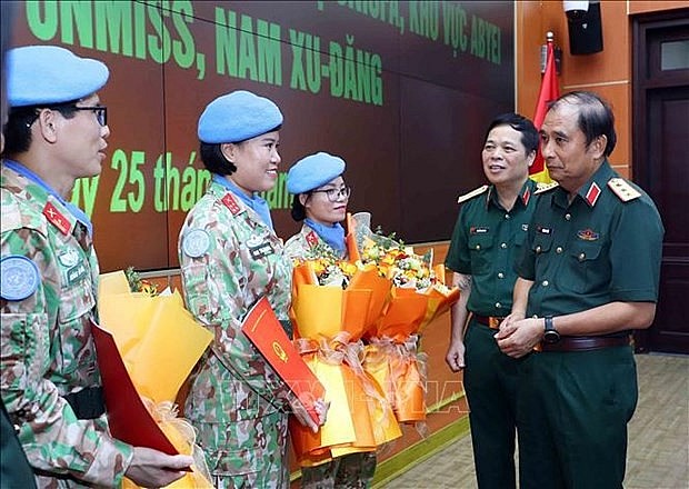At the decision hand-over ceremony. (Photo: VNA) At the decision hand-over ceremony. (Photo: VNA)