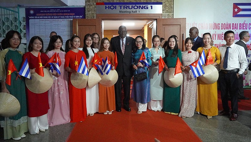 Đoàn đại biểu cấp cao Đảng, Nhà nước Cuba thăm và làm việc tại Quảng Bình Đoàn đại biểu cấp cao Đảng, Nhà nước Cuba thăm và làm việc tại Quảng Bình