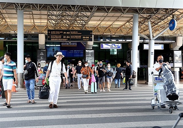 Passengers at Tân Sơn Nhất International Airport in HCM CIty. Photo: VNS Passengers at Tân Sơn Nhất International Airport in HCM CIty. Photo: VNS