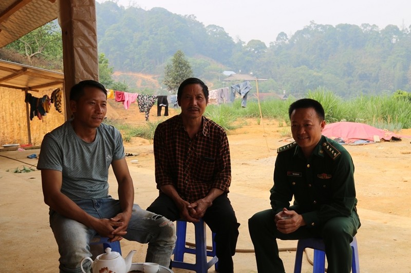 Đồng lòng vun đắp tình hữu nghị Việt – Lào Đồng lòng vun đắp tình hữu nghị Việt – Lào