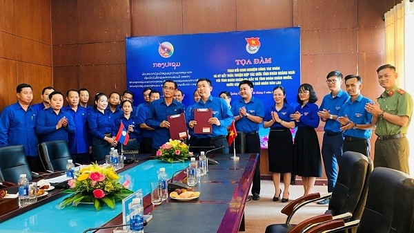 Thanh niên ba tỉnh Chăm Pa Sắc, Khăm Muộn và Quảng Ngãi chia sẻ kinh nghiệm công tác Đoàn Thanh niên ba tỉnh Chăm Pa Sắc, Khăm Muộn và Quảng Ngãi chia sẻ kinh nghiệm công tác Đoàn