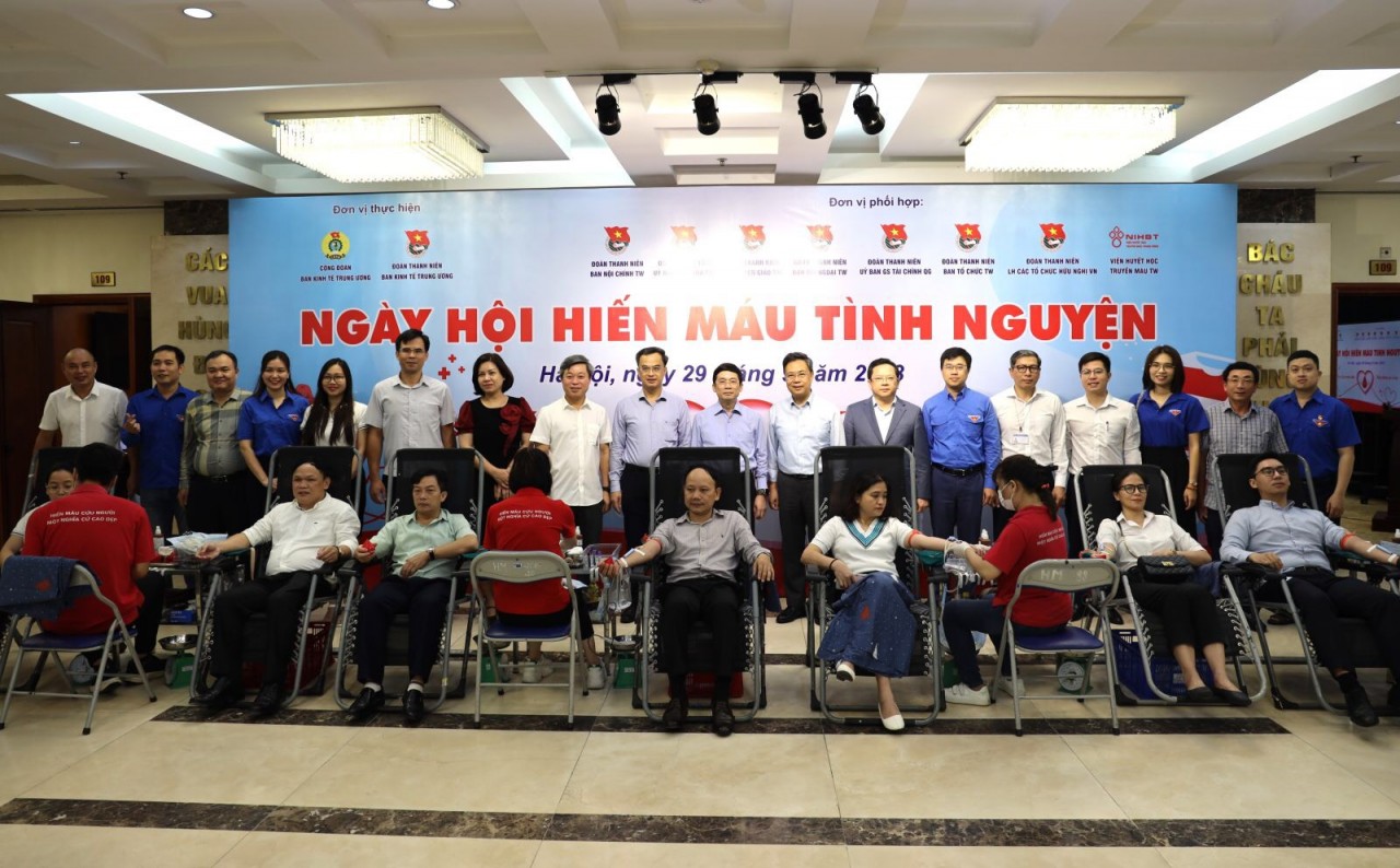 Thanh niên VUFO “trao giọt máu đào, tiếp thêm sự sống” Thanh niên VUFO “trao giọt máu đào, tiếp thêm sự sống”