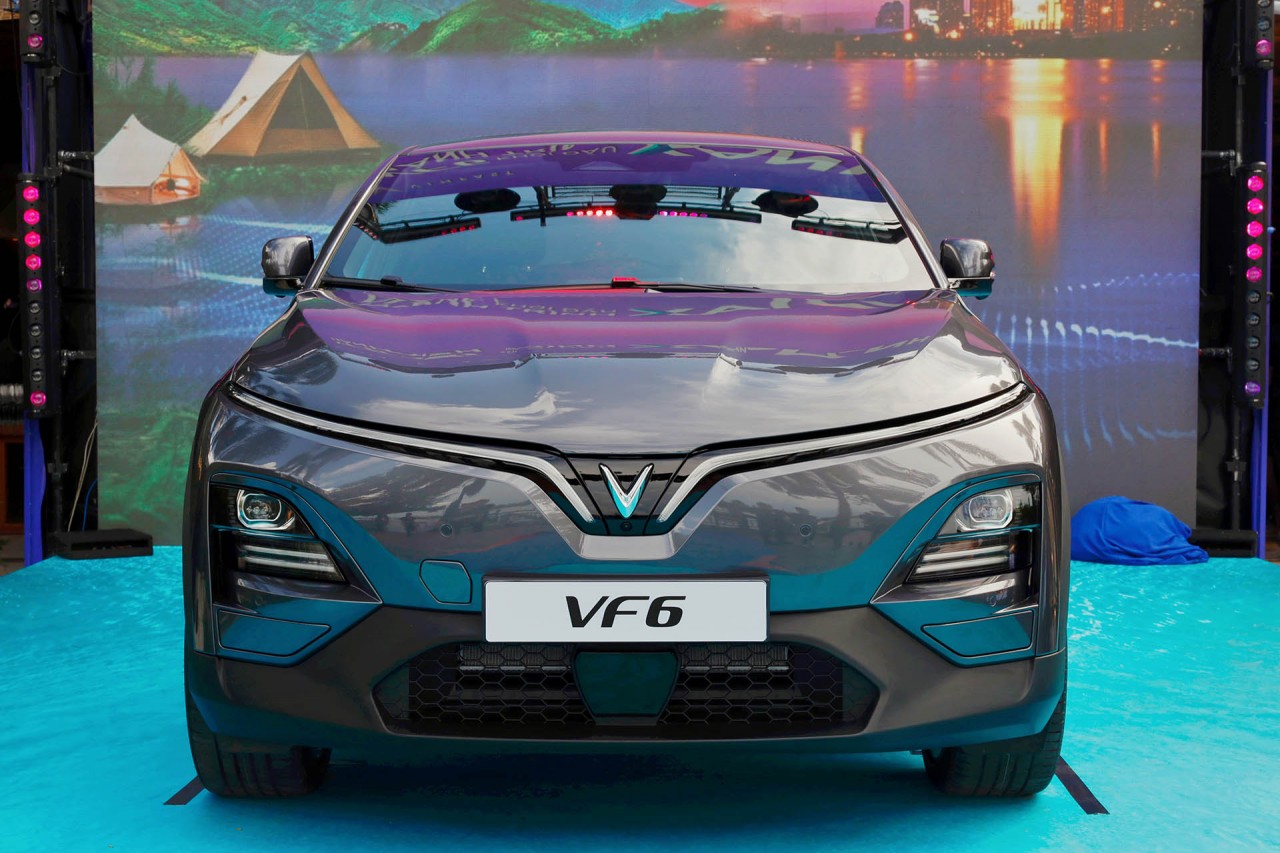 VinFast chính thức ra mắt mẫu SUV điện VF6 dành cho gia đình Việt VinFast chính thức ra mắt mẫu SUV điện VF6 dành cho gia đình Việt