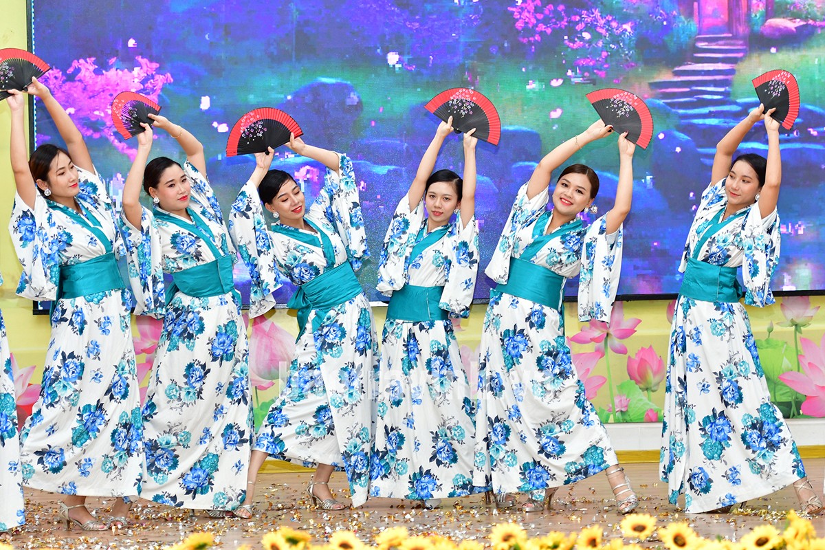 Một tiết mục múa truyền thống Nhật Bản được trình bày tại chương trình giao lưu. (Ảnh: Báo Trà Vinh) Một tiết mục múa truyền thống Nhật Bản được trình bày tại chương trình giao lưu. (Ảnh: Báo Trà Vinh)