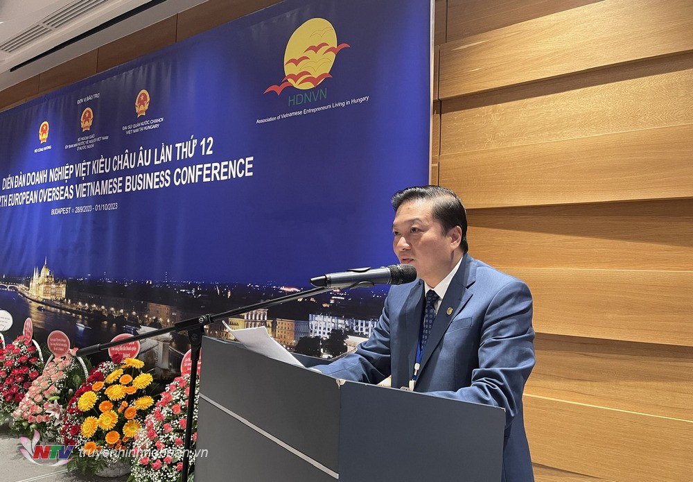 Nghe An's Delegation Attends European Overseas Vietnamese Business Forum