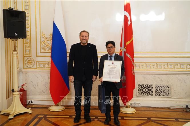 Vinh danh những đóng góp tăng cường quan hệ Nga - Việt Vinh danh những đóng góp tăng cường quan hệ Nga - Việt