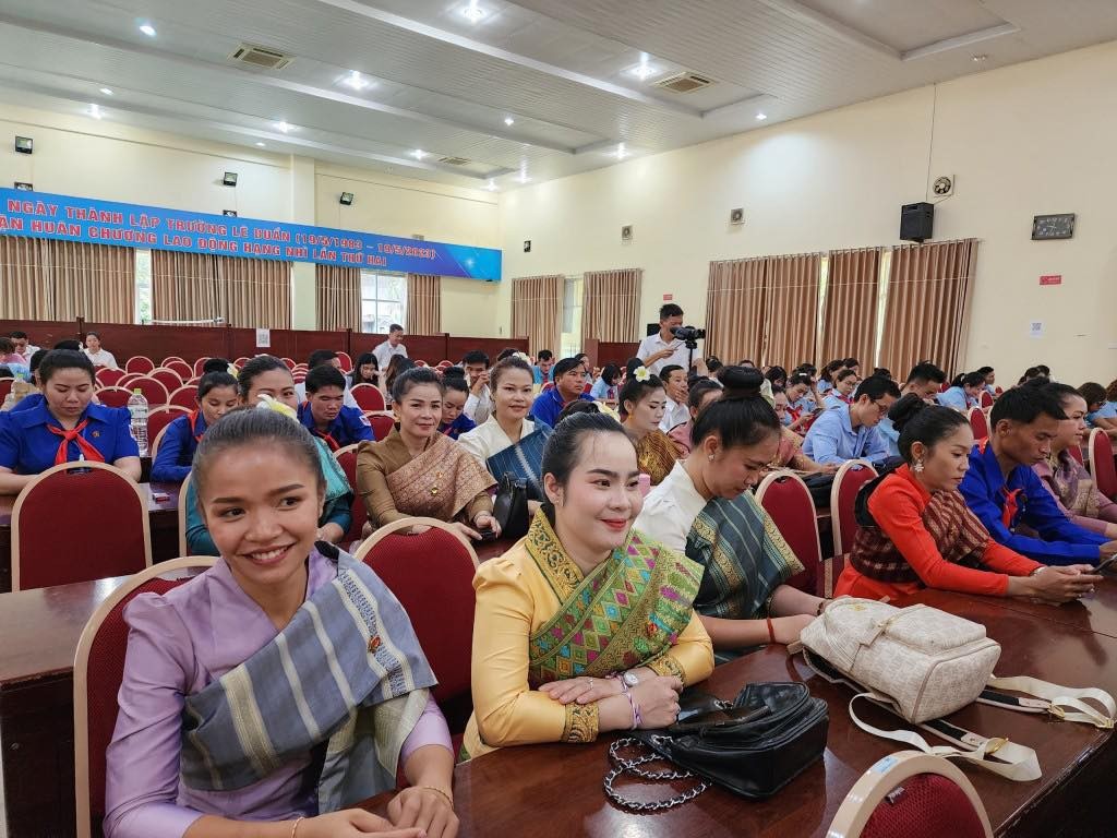 lớp bồi dưỡng Phụ trách thiếu nhi Thành Đoàn Viêng Chăn - Lào (khóa 13) năm 2023 và lớp bồi dưỡng giáo viên làm Tổng phụ trách Đội khoá 28 lớp bồi dưỡng Phụ trách thiếu nhi Thành Đoàn Viêng Chăn - Lào (khóa 13) năm 2023 và lớp bồi dưỡng giáo viên làm Tổng phụ trách Đội khoá 28