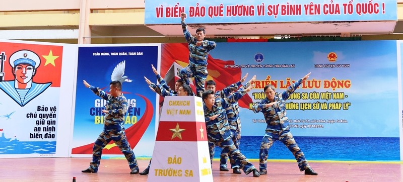Đắk Lắk: Triển lãm lưu động “Hoàng Sa, Trường Sa của Việt Nam - Những bằng chứng lịch sử và pháp lý” Đắk Lắk: Triển lãm lưu động “Hoàng Sa, Trường Sa của Việt Nam - Những bằng chứng lịch sử và pháp lý”