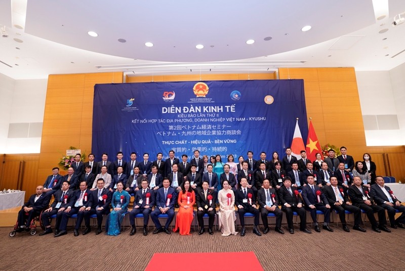 Các đại biểu tham dự Diễn đàn chụp ảnh lưu niệm. (Ảnh: scov.gov.vn) Các đại biểu tham dự Diễn đàn chụp ảnh lưu niệm. (Ảnh: scov.gov.vn)