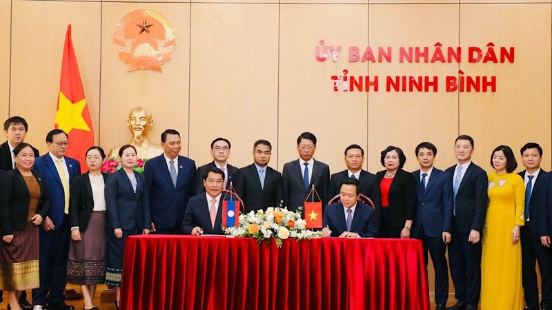 Thắt chặt mối quan hệ, tình đoàn kết giữa tỉnh Ninh Bình và Thủ đô Viêng Chăn Thắt chặt mối quan hệ, tình đoàn kết giữa tỉnh Ninh Bình và Thủ đô Viêng Chăn