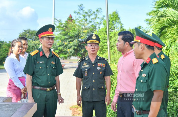 Gìn giữ, tu sửa các Đài hữu nghị Việt Nam – Campuchia Gìn giữ, tu sửa các Đài hữu nghị Việt Nam – Campuchia