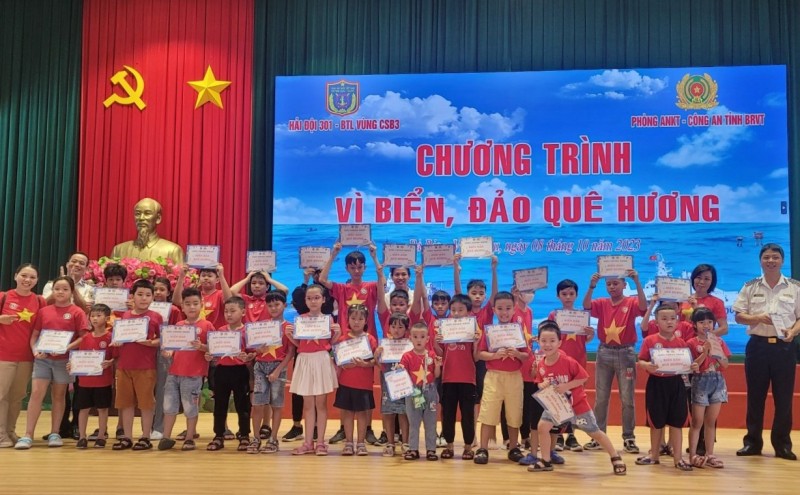 Bồi đắp tình yêu biển đảo, chủ quyền tổ quốc cho học sinh Bồi đắp tình yêu biển đảo, chủ quyền tổ quốc cho học sinh