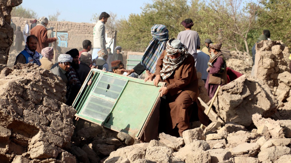 Thế giới hỗ trợ Afghanistan khẩn trương cứu hộ sau động đất Thế giới hỗ trợ Afghanistan khẩn trương cứu hộ sau động đất