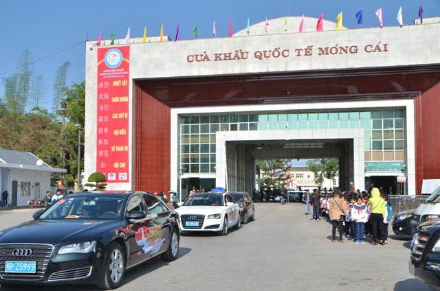 Từ 30/10, người dân có thể tự lái xe sang Trung Quốc du lịch Từ 30/10, người dân có thể tự lái xe sang Trung Quốc du lịch
