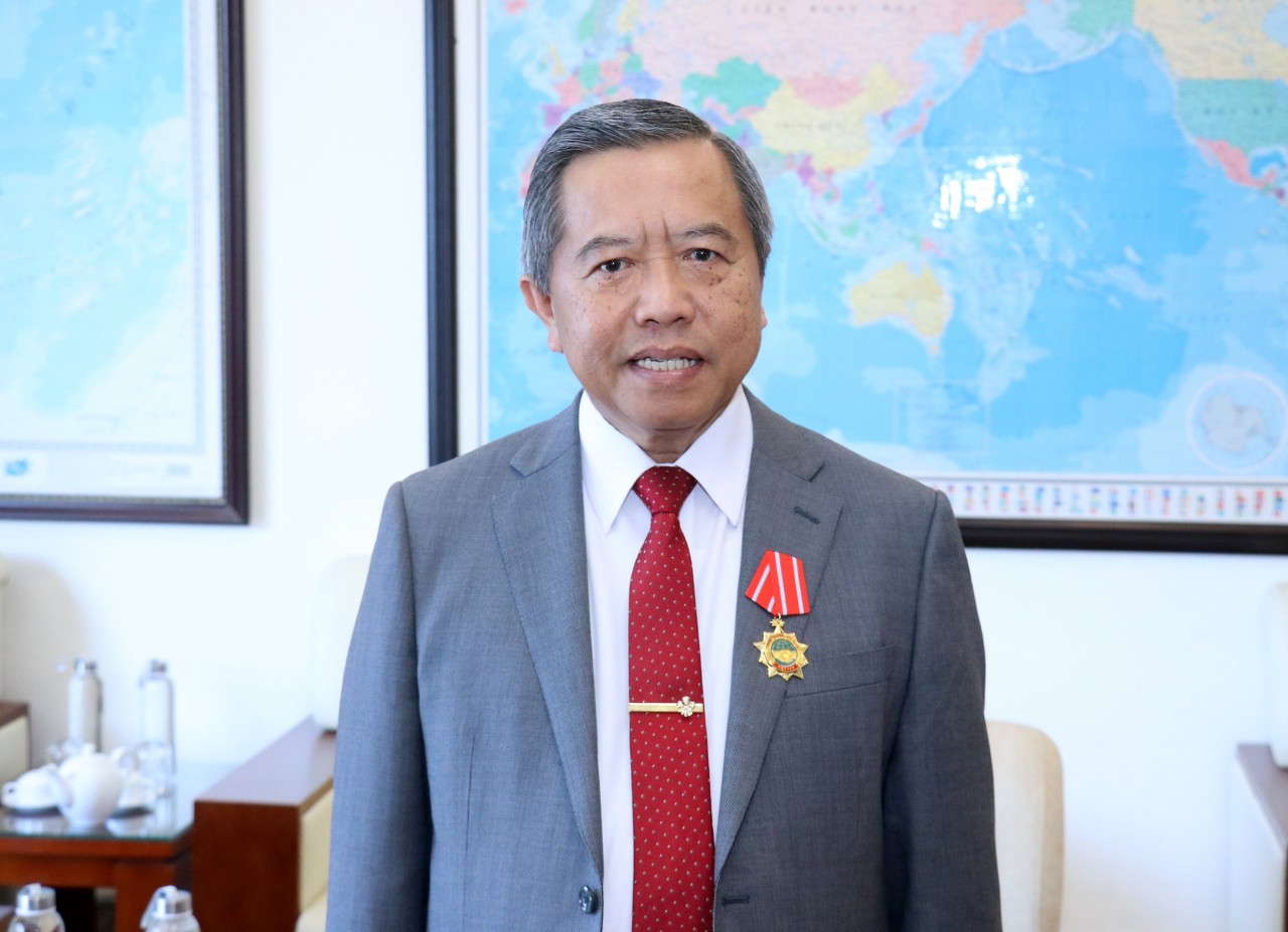 Viện sĩ, Giáo sư, Tiến sĩ Boviengkham Vongdara, Bộ Trưởng Bộ Công nghệ và Truyền thông, Chủ tịch Trung ương Hội hữu nghị Lào - Việt Nam. (Ảnh: Thu Hà) Viện sĩ, Giáo sư, Tiến sĩ Boviengkham Vongdara, Bộ Trưởng Bộ Công nghệ và Truyền thông, Chủ tịch Trung ương Hội hữu nghị Lào - Việt Nam. (Ảnh: Thu Hà)