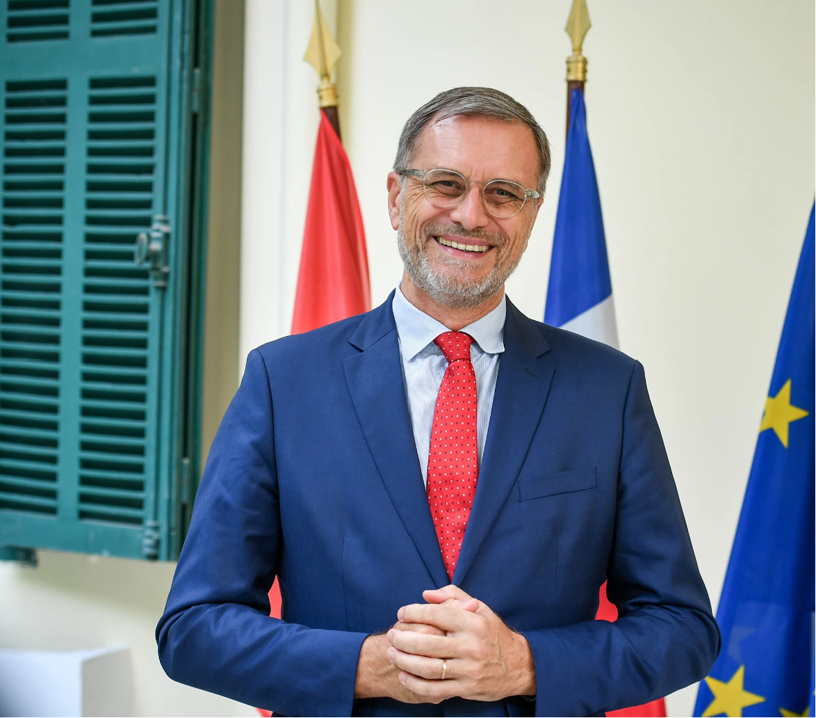 Đại sứ Olivier Brochet: Pháp cam kết dành 500 triệu Euro hỗ trợ Việt Nam chuyển dịch xanh Đại sứ Olivier Brochet: Pháp cam kết dành 500 triệu Euro hỗ trợ Việt Nam chuyển dịch xanh