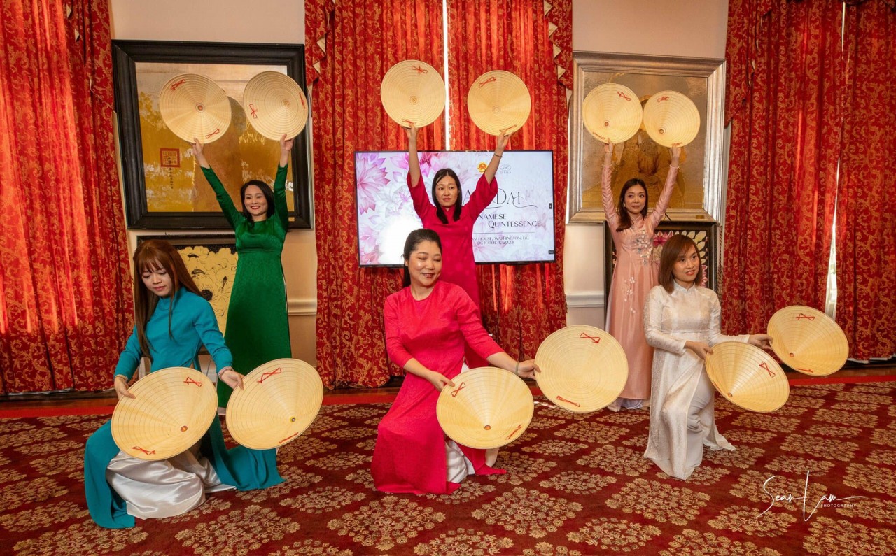 Tôn vinh áo dài Việt Nam tại Washington DC, Mỹ Tôn vinh áo dài Việt Nam tại Washington DC, Mỹ