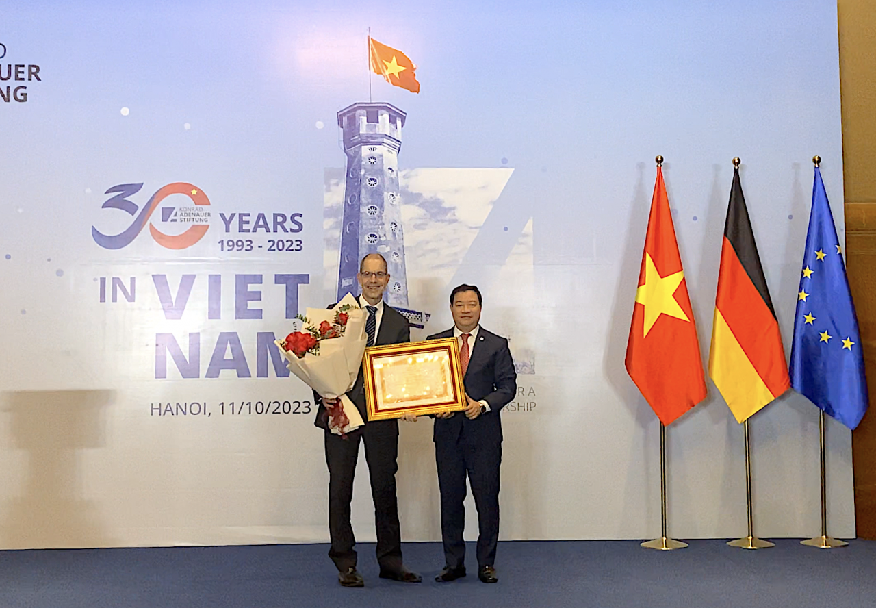 Tổ chức Konrad Adenauer-Stiftung và hành trình 30 năm đồng hành cùng sự phát triển của quan hệ Việt Nam - Đức Ghi nhận đóng góp của tổ chức Konrad Adenauer-Stiftung cho sự phát triển của Việt Nam