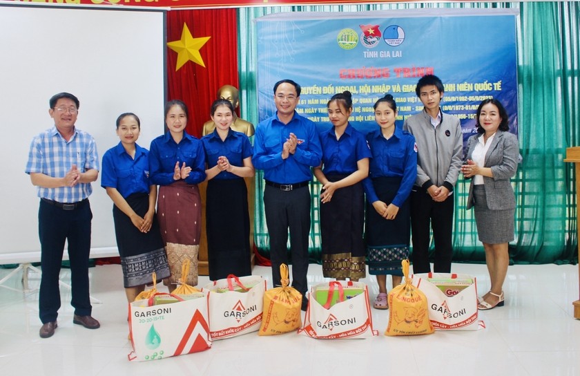 Over 50 Gia Lai Students Learned About Foreign Affairs and Global Integration Over 50 Gia Lai Students Learn About Foreign Affairs and Global Integration