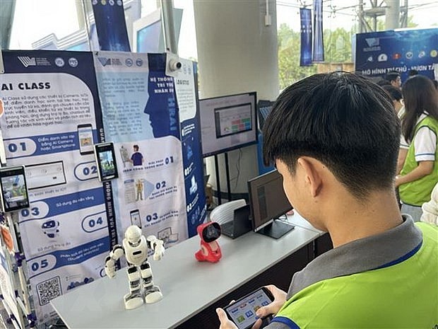 Vietnam Pledges to Raise Position in Global Innovation Rankings Vietnam Pledges to Raise Position in Global Innovation Rankings