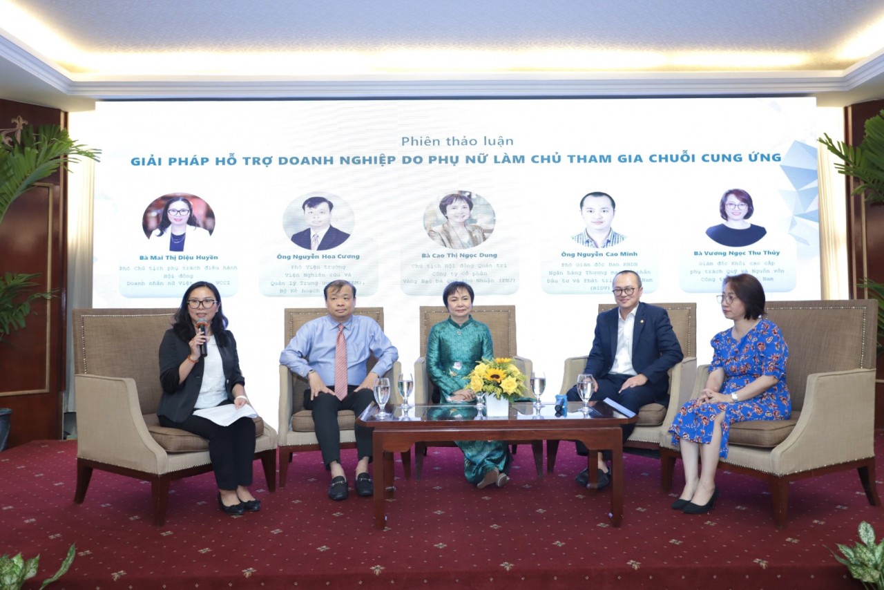 Các đại biểu tham gia phiên thảo luận tại hội thảo. (Ảnh: UN Women) Các đại biểu tham gia phiên thảo luận tại hội thảo. (Ảnh: UN Women)