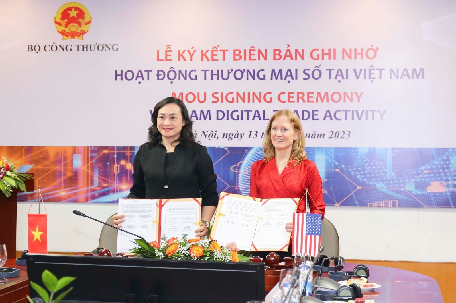Hoa Kỳ hỗ trợ Việt Nam phát triển thương mại số Hoa Kỳ hỗ trợ Việt Nam phát triển thương mại số