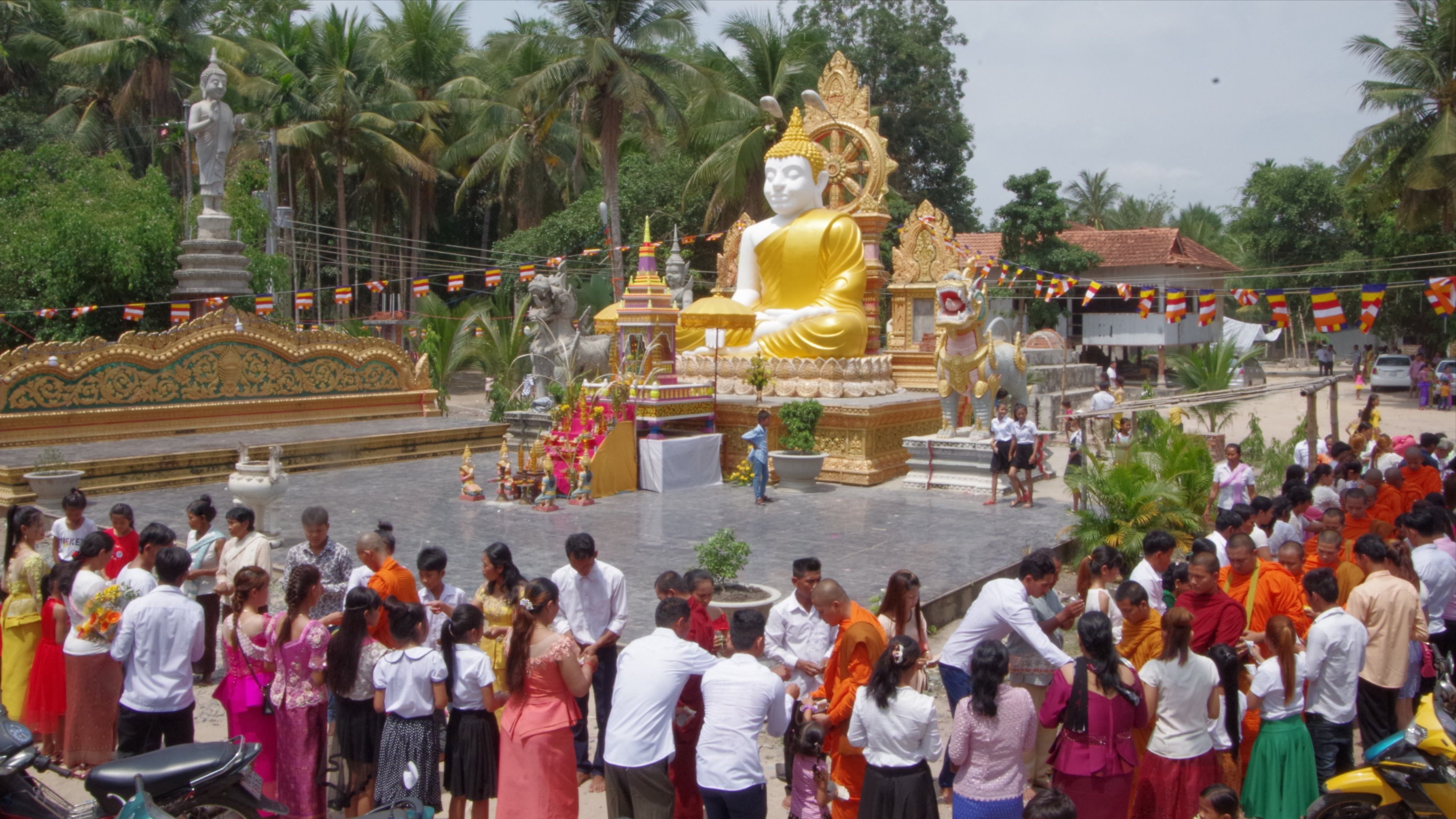 Lễ Sen Dolta của đồng bào dân tộc Khmer ở huyện Tân Châu, tỉnh Tây Ninh. (Ảnh: Pháp luật TP.HCM) Lễ Sen Dolta của đồng bào dân tộc Khmer ở huyện Tân Châu, tỉnh Tây Ninh. (Ảnh: Pháp luật TP.HCM)