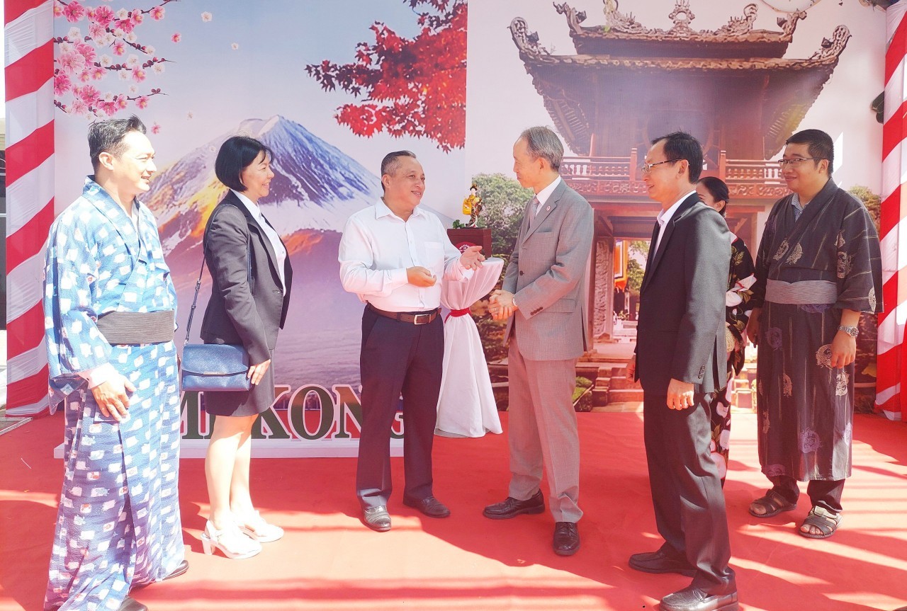 Ben Tre Tightens Cooperation with Japanese Partners Ben Tre Tightens Cooperation with Japanese Partners