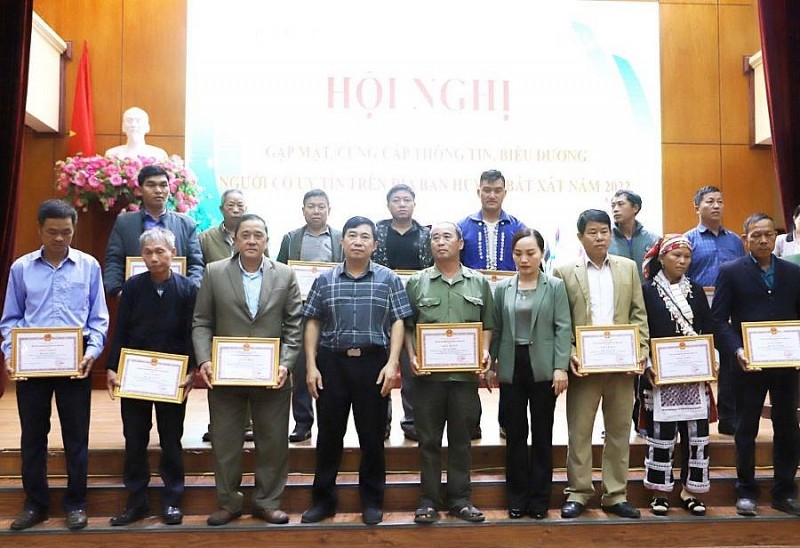 Người có uy tín góp phần phát triển kinh tế - xã hội ở Bát Xát Người có uy tín góp phần phát triển kinh tế - xã hội ở Bát Xát