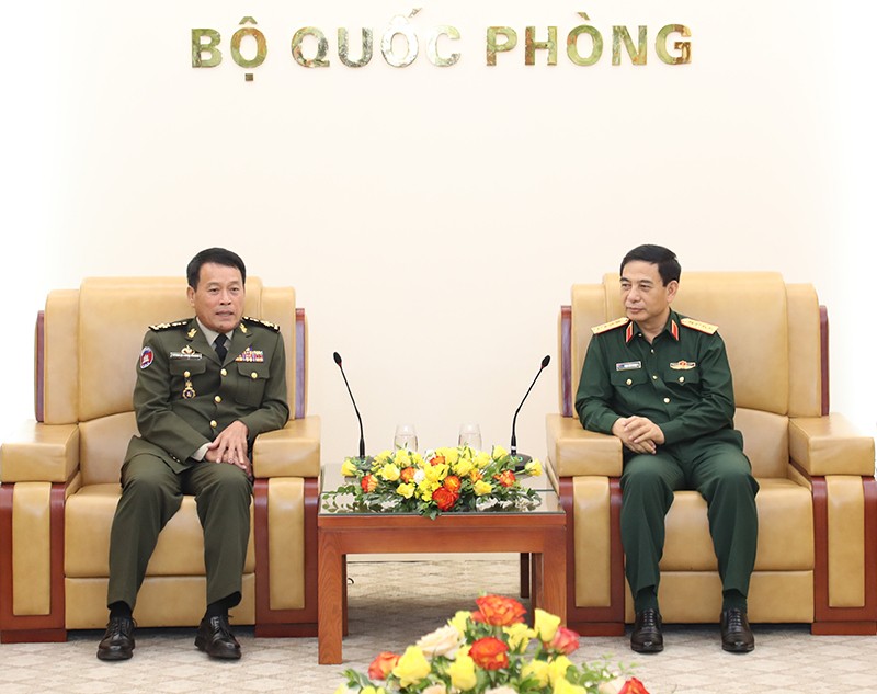 Đại tướng Phan Văn Giang tiếp Đại tướng Vong Pisen. (Ảnh: Bộ Quốc phòng) Đại tướng Phan Văn Giang tiếp Đại tướng Vong Pisen. (Ảnh: Bộ Quốc phòng)