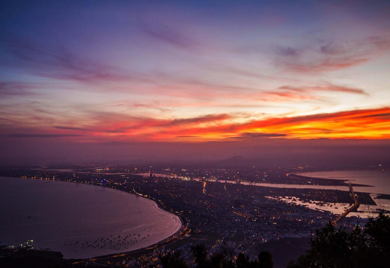 Ban Co Peak – A Mysterious And Legendary Place In Da Nang Ban Co Peak – Home to Fantastical Legends