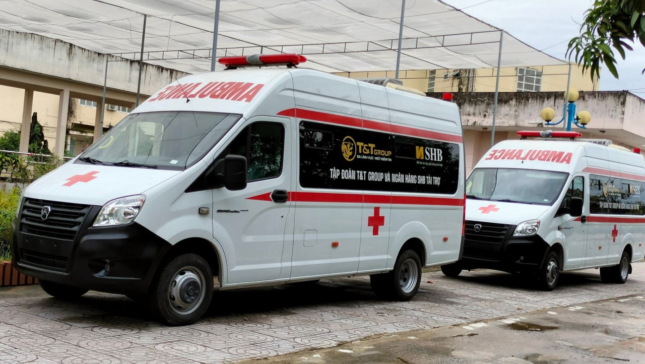Hai xe cứu thương của Tập đoàn T&T Group tài trợ cho thành phố Hà Tĩnh được chuyển giao cho Bệnh viện Đa khoa thành phố Hà Tĩnh. Hai xe cứu thương của Tập đoàn T&T Group tài trợ cho thành phố Hà Tĩnh được chuyển giao cho Bệnh viện Đa khoa thành phố Hà Tĩnh.