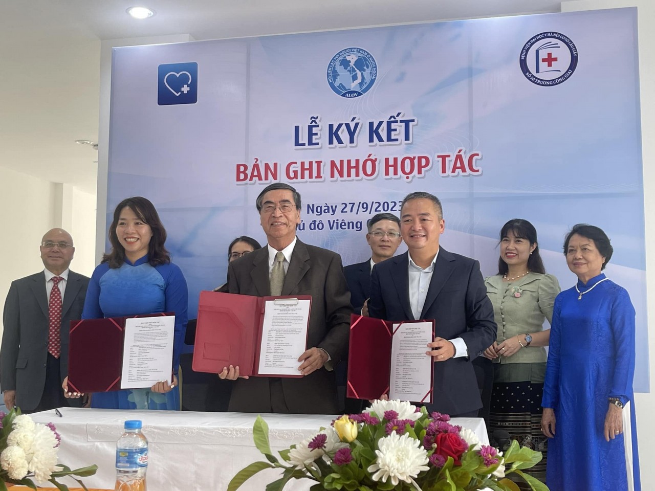 Vun đắp tình hữu nghị Việt Nam - Lào từ lĩnh vực y tế Vun đắp tình hữu nghị Việt Nam - Lào từ lĩnh vực y tế