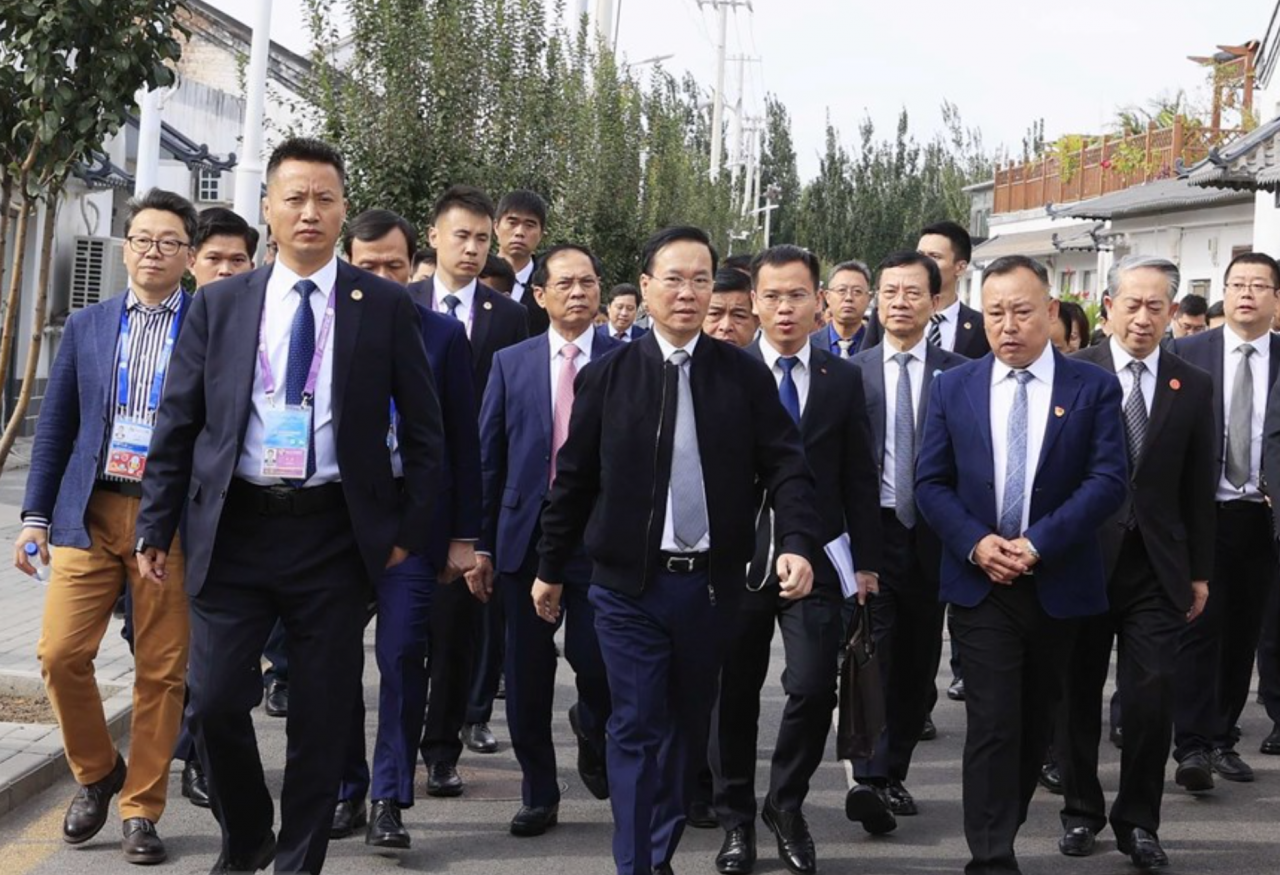 Chủ tịch nước Võ Văn Thưởng gặp mặt cán bộ, nhân viên Đại sứ quán và các cơ quan đại diện Việt Nam tại Trung Quốc Chủ tịch nước Võ Văn Thưởng gặp mặt cán bộ, nhân viên Đại sứ quán và các cơ quan đại diện Việt Nam tại Trung Quốc