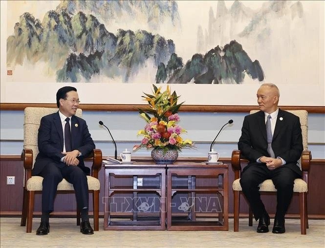 Củng cố nền tảng hữu nghị lâu dài cho quan hệ hai nước Việt Nam-Trung Quốc Củng cố nền tảng hữu nghị lâu dài cho quan hệ hai nước Việt Nam-Trung Quốc