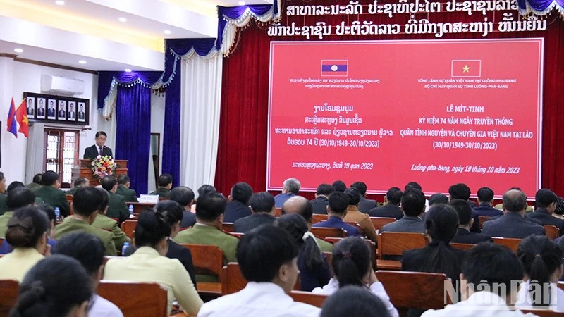 Kỷ niệm 74 năm Ngày truyền thống quân tình nguyện và chuyên gia Việt Nam tại Lào Kỷ niệm 74 năm Ngày truyền thống quân tình nguyện và chuyên gia Việt Nam tại Lào