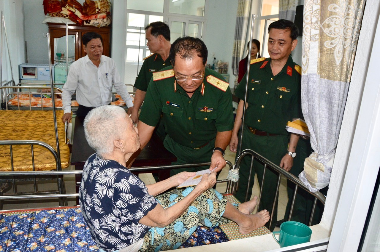 Quảng Nam hỗ trợ 2 triệu đồng/tháng đối với người có công đang điều dưỡng tập trung Quảng Nam hỗ trợ 2 triệu đồng/tháng đối với người có công đang điều dưỡng tập trung
