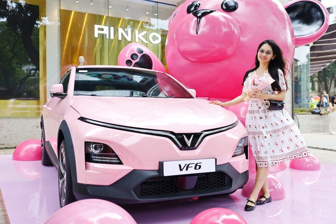 Ảnh 4: VF 6 thiết kế đẹp, vận hành linh hoạt trang bị nhiều tính năng thông minh an toàn. Ảnh 4: VF 6 thiết kế đẹp, vận hành linh hoạt trang bị nhiều tính năng thông minh an toàn.