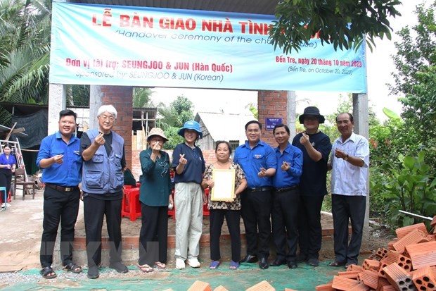 40 thanh niên Hàn Quốc tham gia xây nhà cho người nghèo Bến Tre | Xã hội | Vietnam+ (VietnamPlus) 40 thanh niên Hàn Quốc tham gia xây nhà cho người nghèo Bến Tre | Xã hội | Vietnam+ (VietnamPlus)