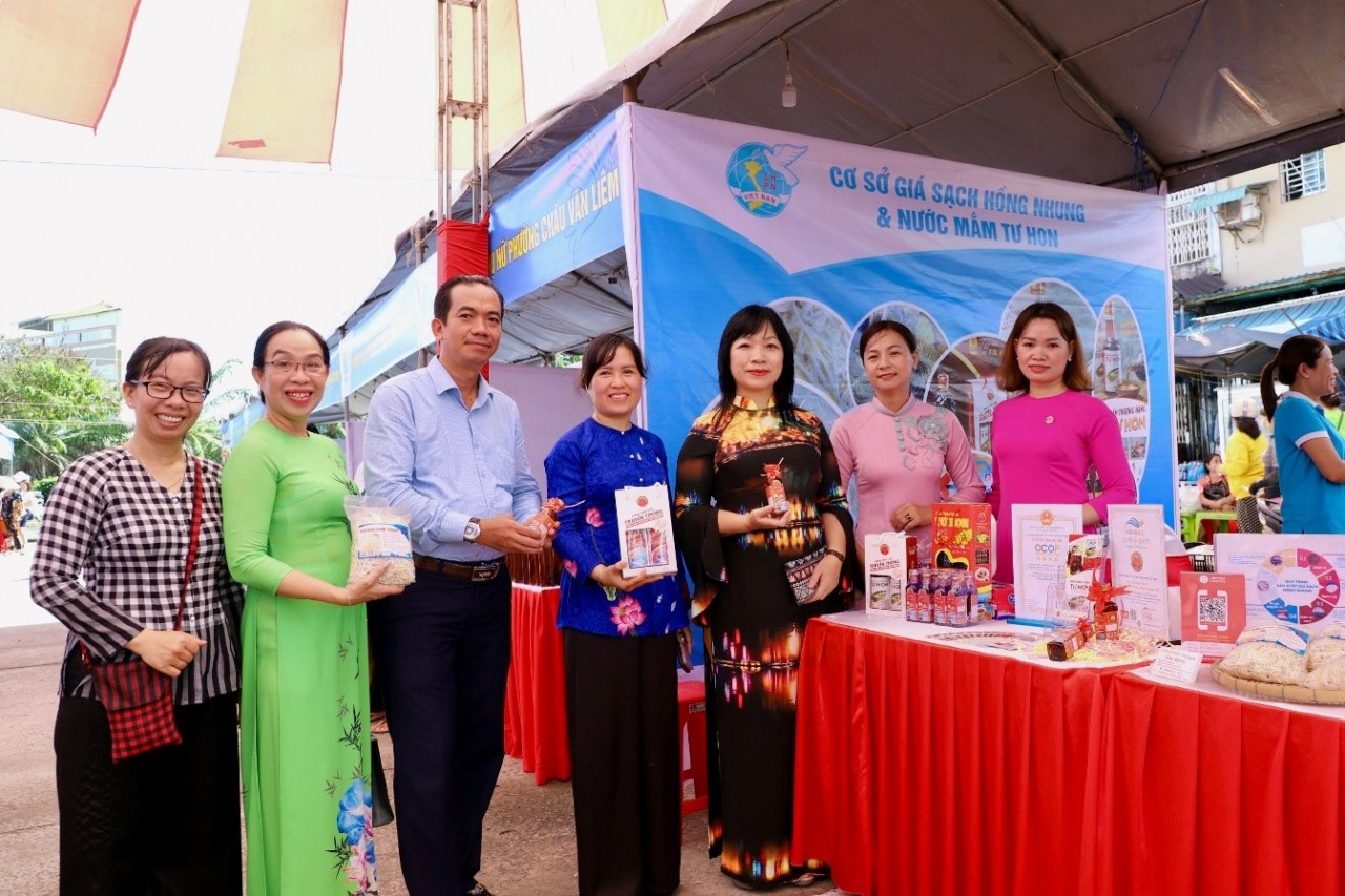 Cần Thơ hỗ trợ phát triển sinh kế cho phụ nữ là nạn nhân mua bán người Cần Thơ hỗ trợ phát triển sinh kế cho phụ nữ là nạn nhân mua bán người