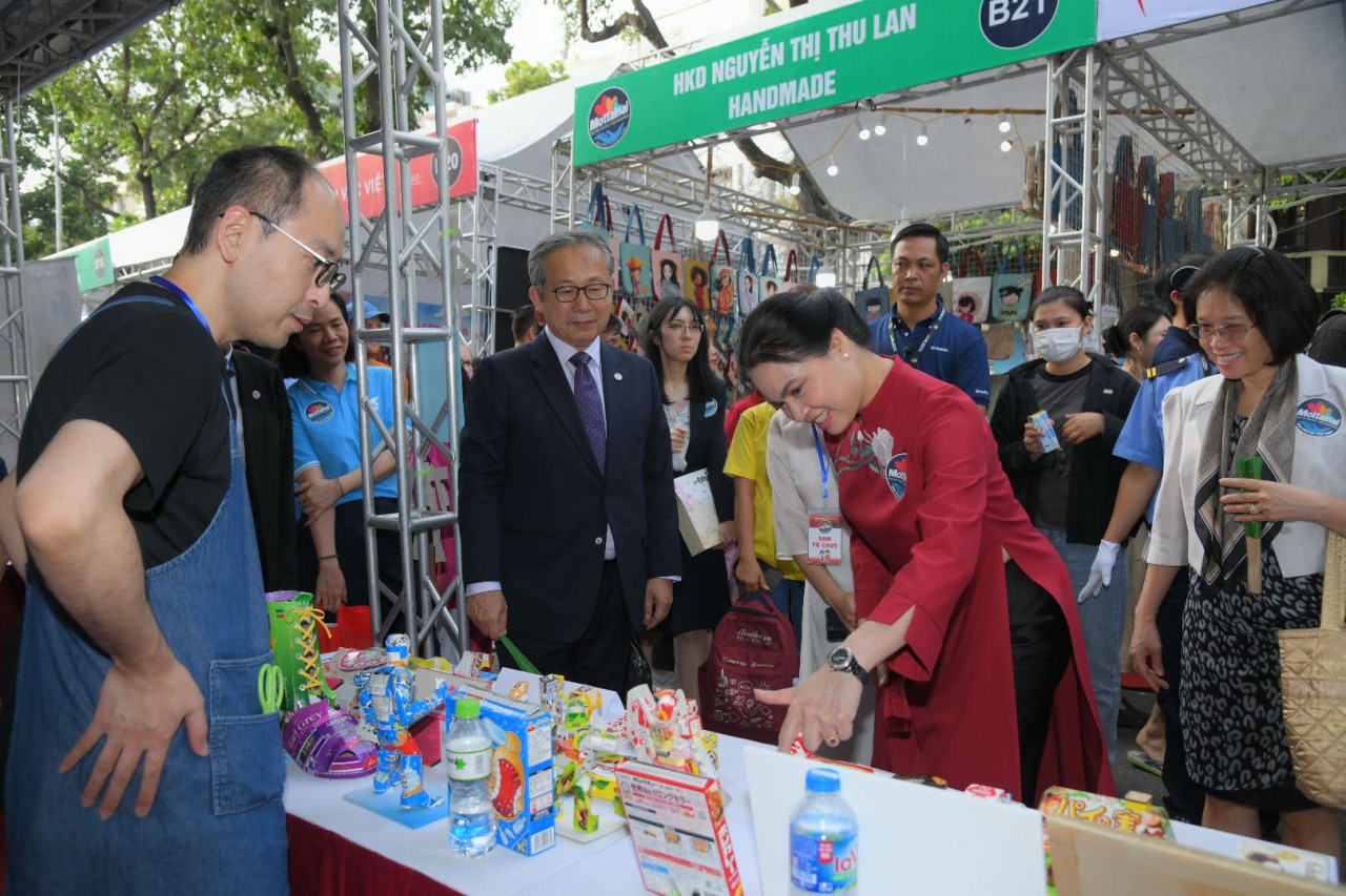 Đại sứ Nhật Bản tại Việt Nam Đại sứ Nhật Bản tại Việt Nam