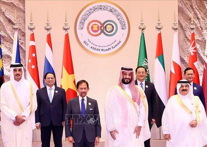 Chuyến công tác tới Saudi Arabia của Thủ tướng Phạm Minh Chính tạo bước đột phá trong tìm kiếm cơ hội hợp tác mới Chuyến công tác tới Saudi Arabia của Thủ tướng Phạm Minh Chính tạo bước đột phá trong tìm kiếm cơ hội hợp tác mới