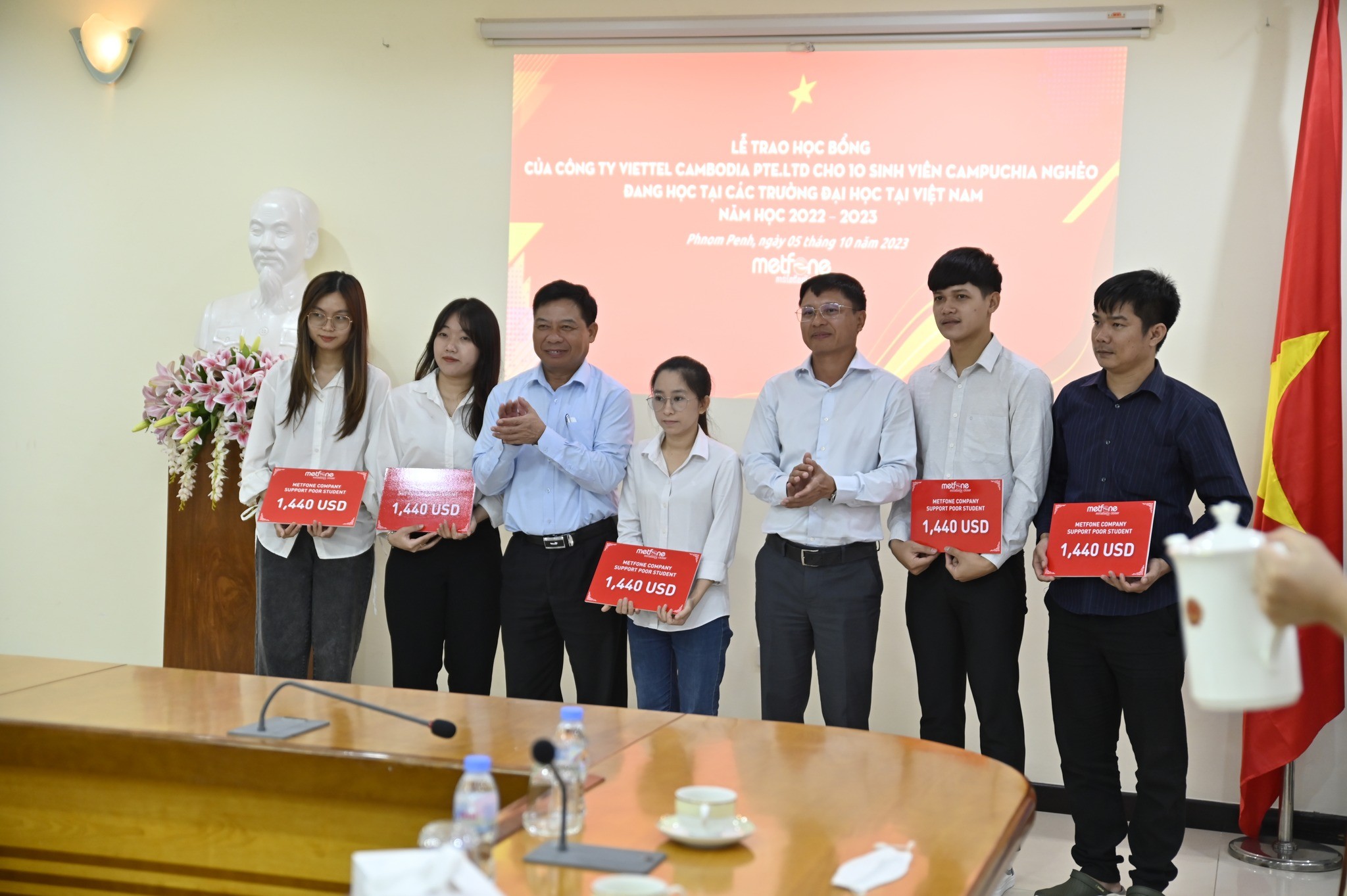 Doanh nghiệp Việt đồng hành cùng cộng đồng ở Campuchia Doanh nghiệp Việt đồng hành cùng cộng đồng ở Campuchia