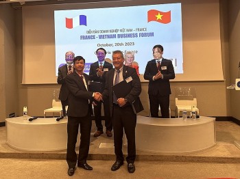 Hai Duong and Vietnam Business Association in France to Promote Business Connections